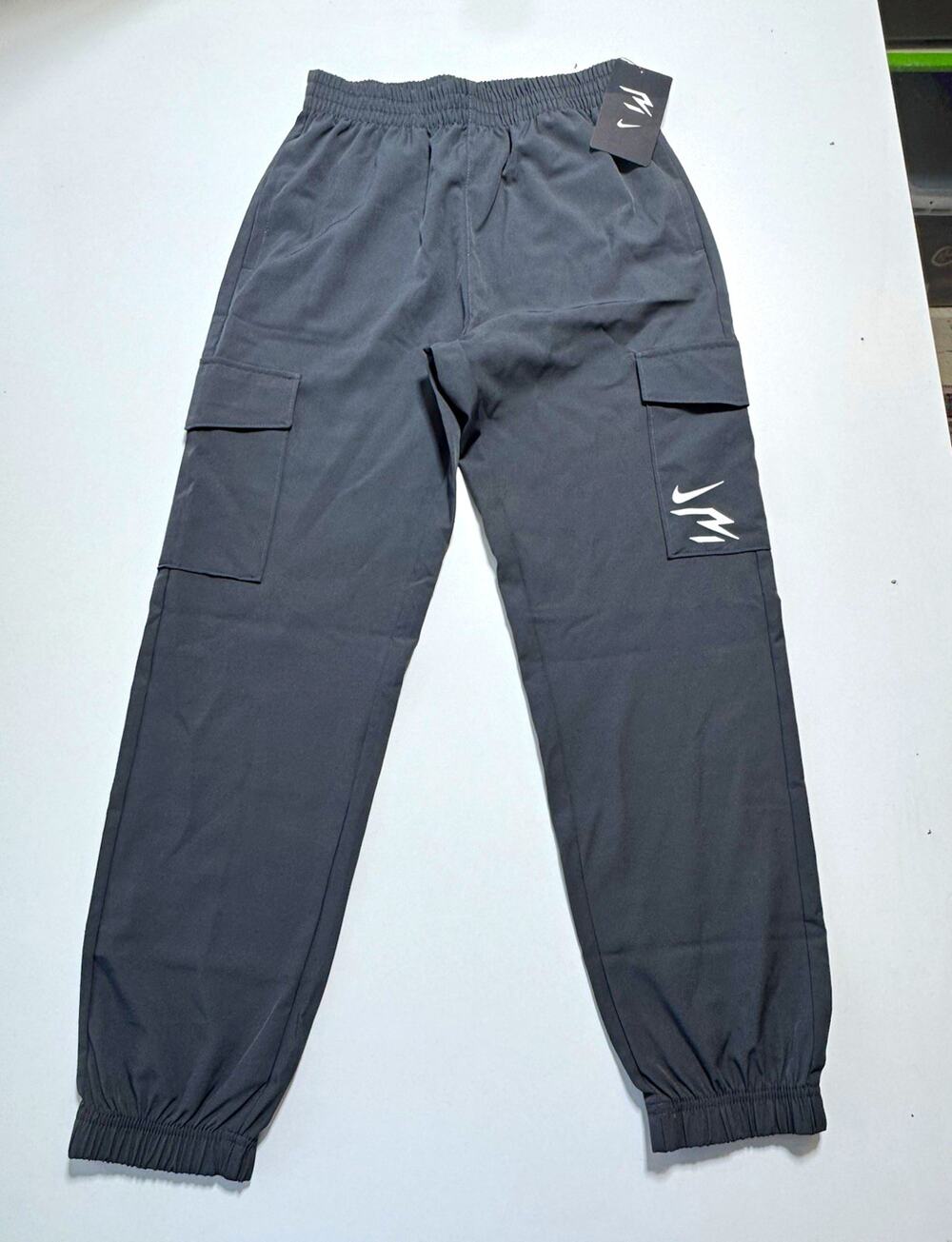 Nike Youth Boys Gray Jogger Pants M Polyester Elastic Waist Pockets Activewear